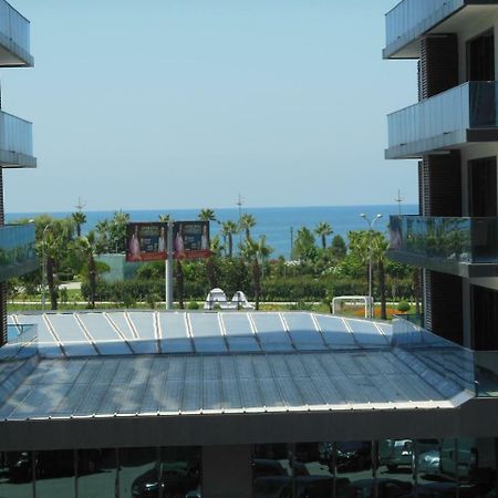 Бежевые Апартаменты Batumi Kültér fotó