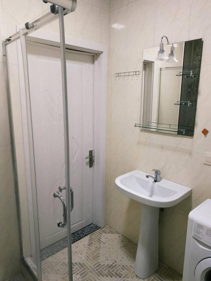 Бежевые Апартаменты Batumi Kültér fotó