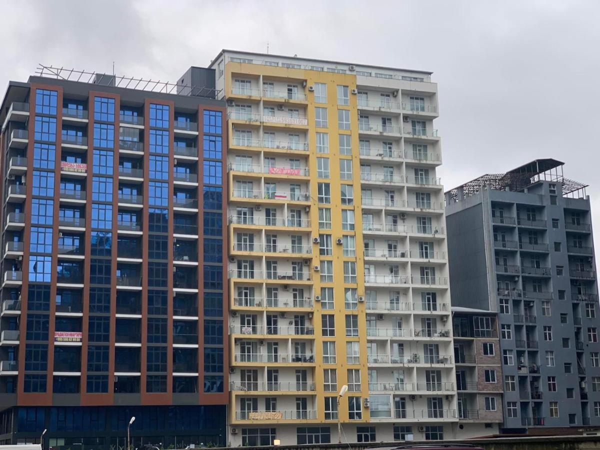 Бежевые Апартаменты Batumi Kültér fotó