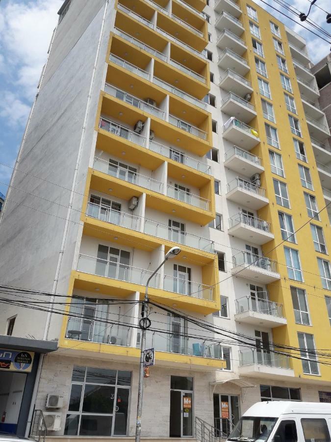 Бежевые Апартаменты Batumi Kültér fotó